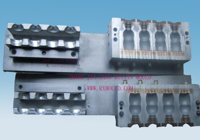 Auto Deflashing Blow Mould