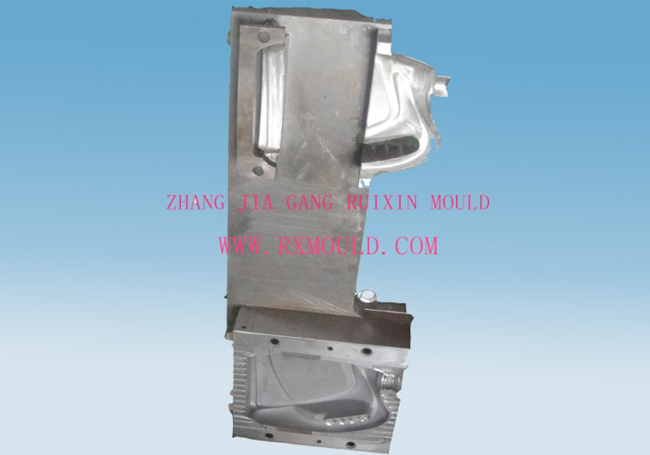 Auto Deflashing Blow Mould